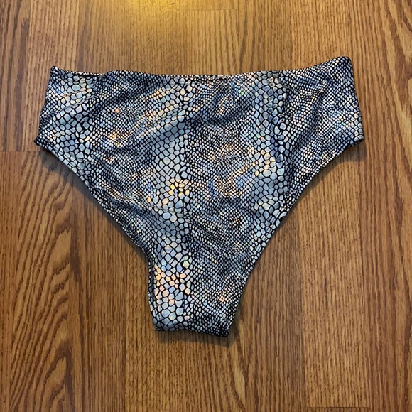 SHEIN high waisted bikini bottom - Picture 2 of 4